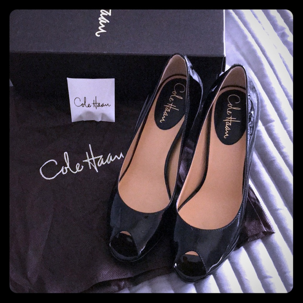 🎉🎉HOST PICK 🎉🎉Cole Haan Carma pumps.  Size 8.